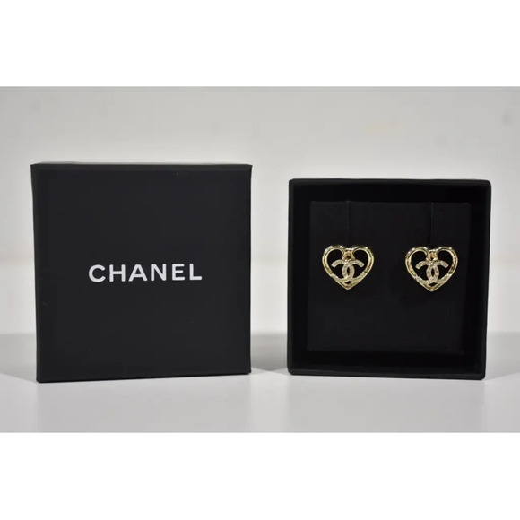 Chanel 23C Gold Crystal Heart Interlocking CC Logo Drop Statement Stud Earrings - Picture 2 of 7